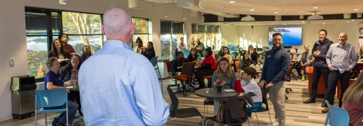 Forbes Advisor Top 10 Award-Winning HR Company badge